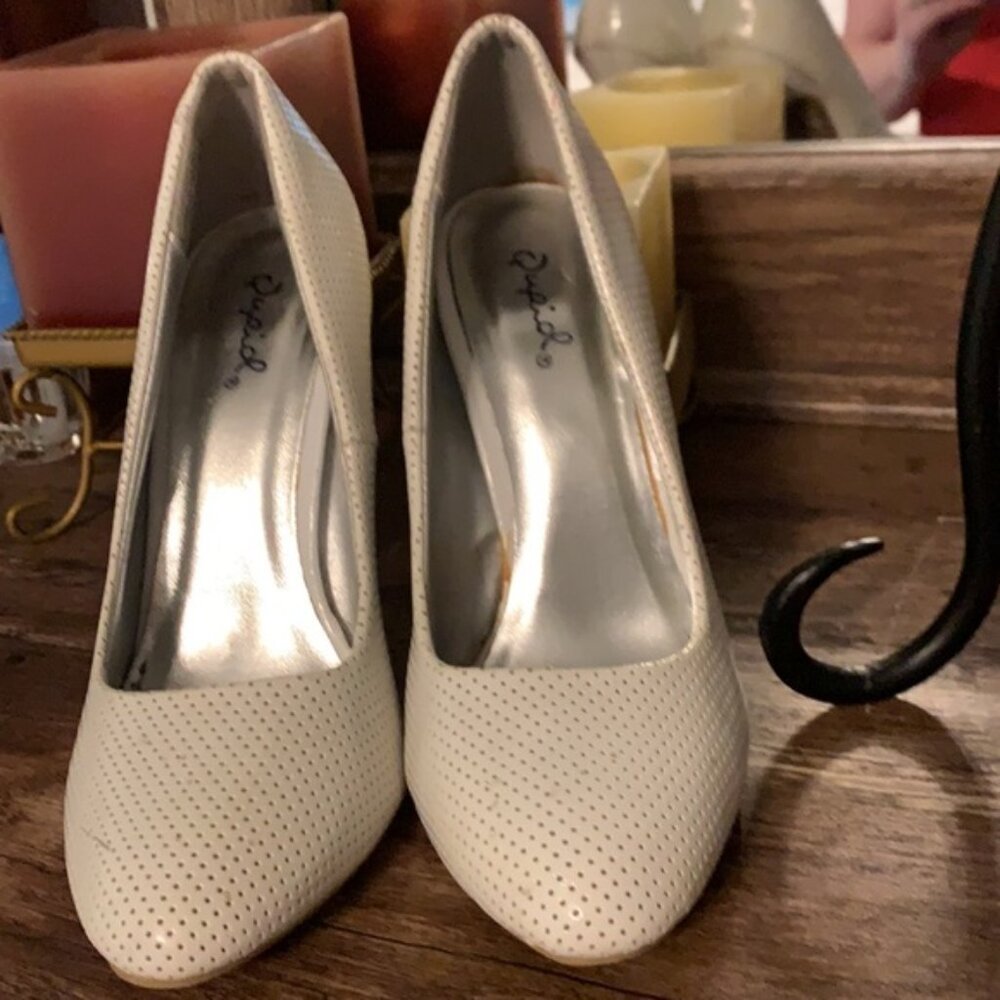 Heels - Picture 2 of 8